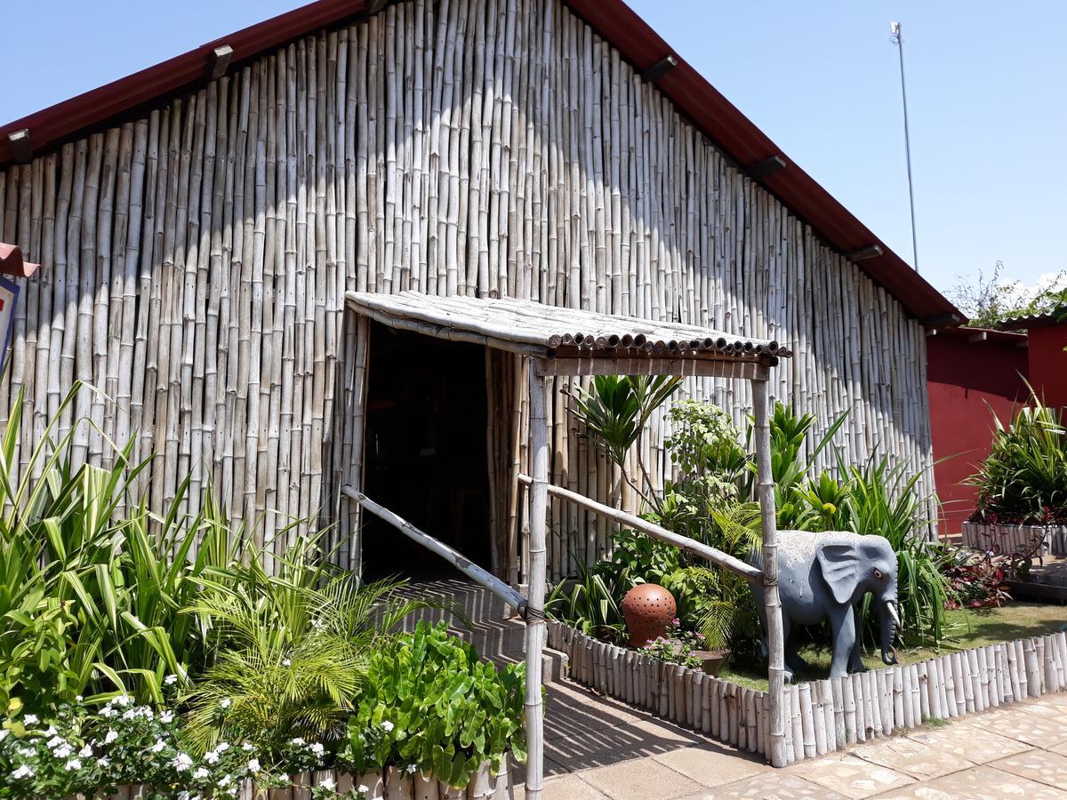 Hotel Robinson Plage Lome Exterior photo